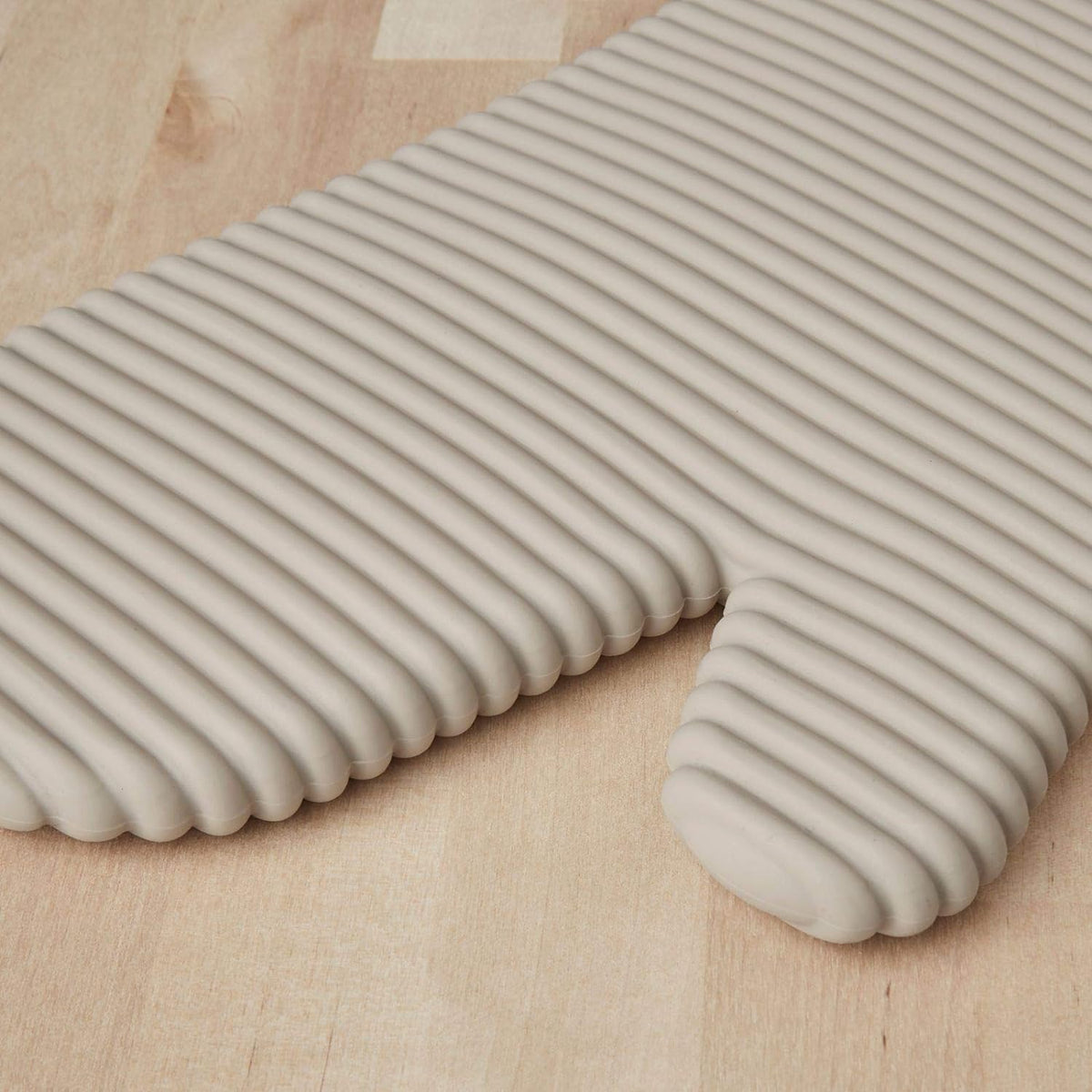 Ribbed Silicone Oven Mitts 2-Pack, Heat Resistant To 500°F KitchenAid